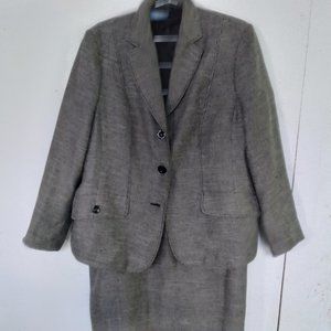 Cavita tweed skirt suit Sz 14-16